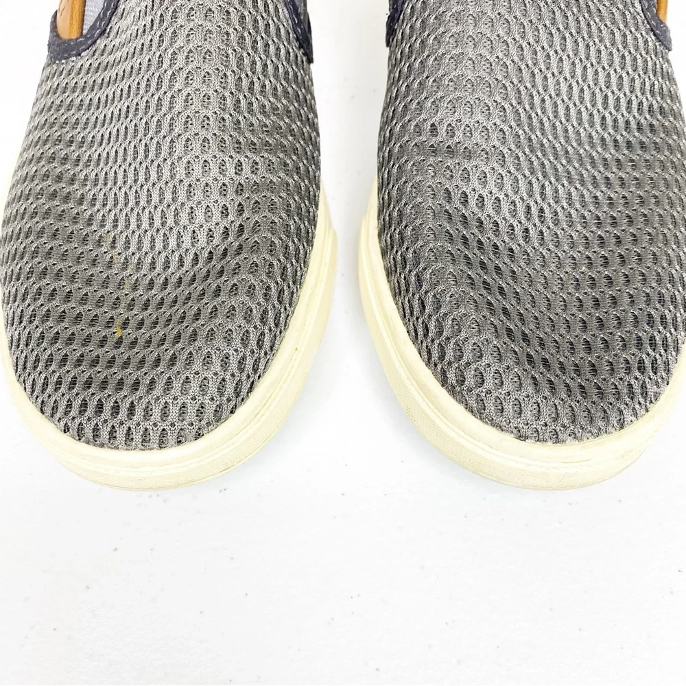 OluKai Pehuea Slip On Sneaker in Pavement Gray Size 7 - Picture 4 of 11
